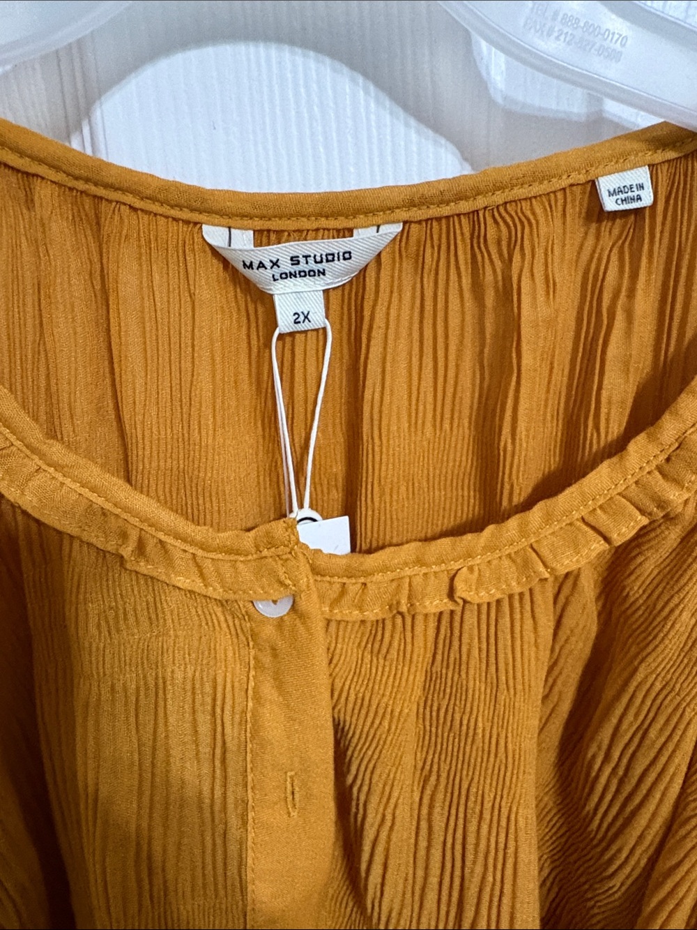 Max Studio London 2X Mustard Textured Button-Front Top